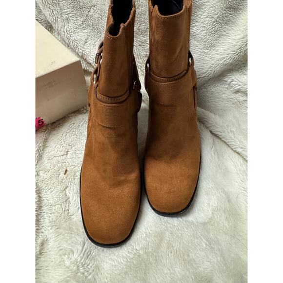 BCBG Generation Agnes Dream Microsuede Block Heel Booties - Picture 7 of 7